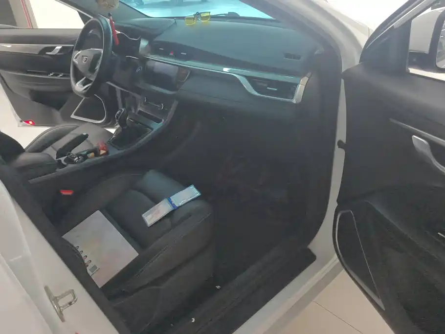 Geely Emgrand — миниатюра 8