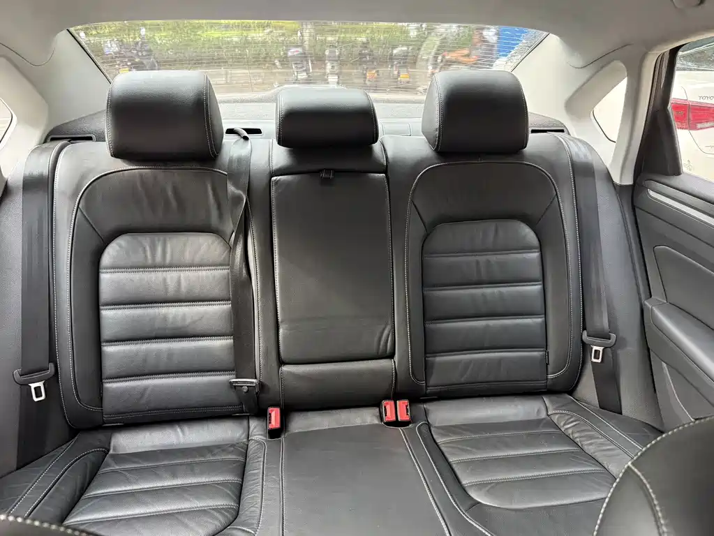 Volkswagen Passat — миниатюра 12