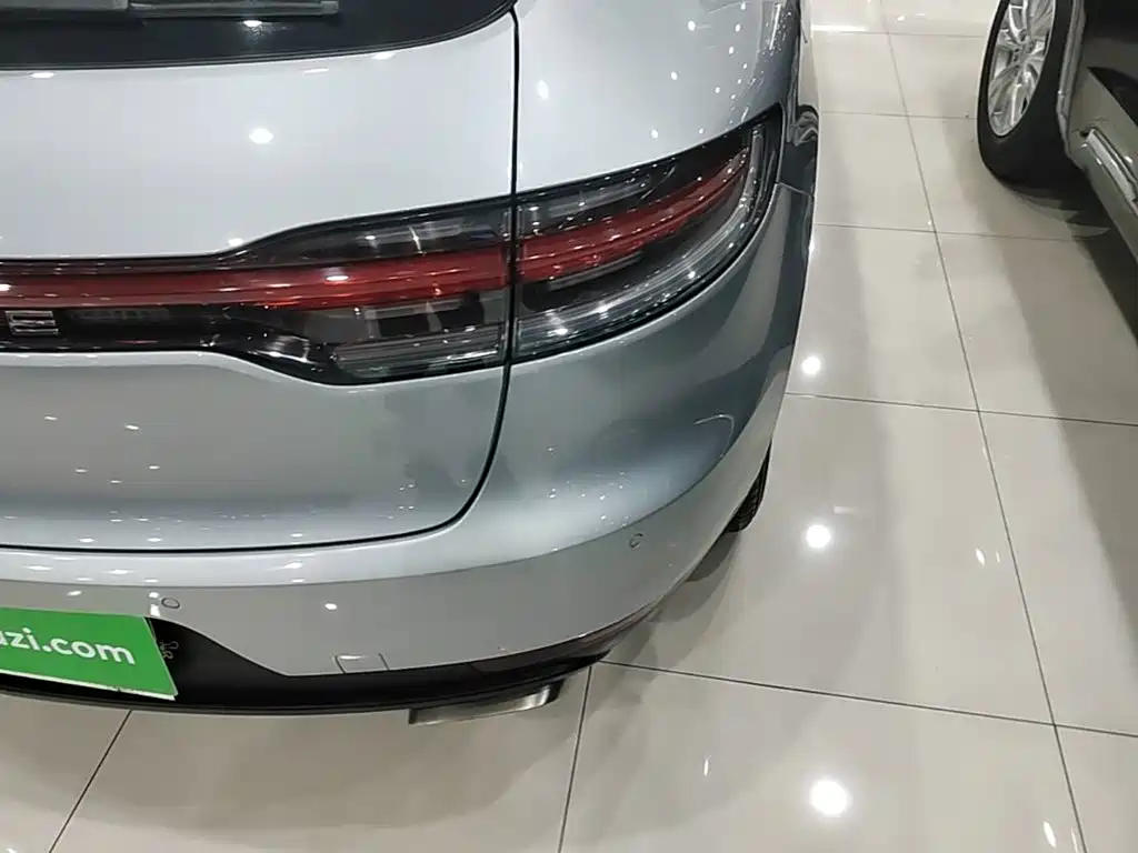 Porsche Macan — миниатюра 8