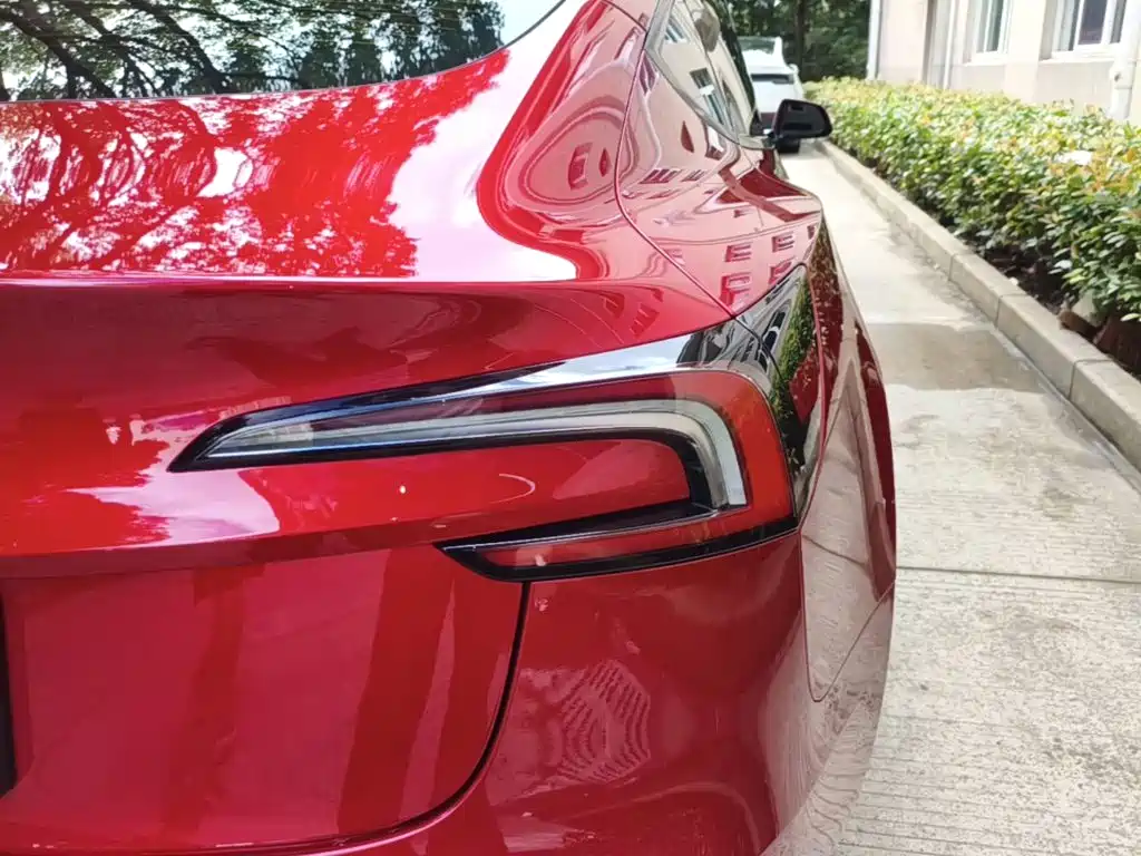 Tesla Model 3 — миниатюра 8