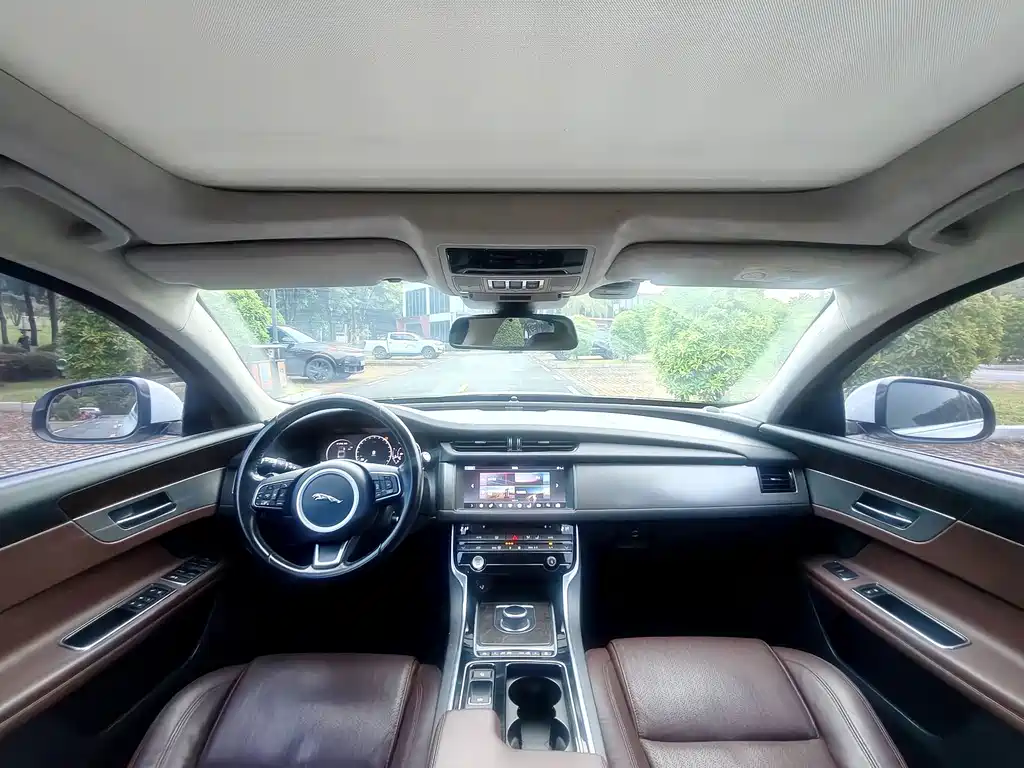 Jaguar XFL — миниатюра 22