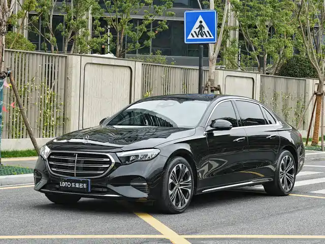 MERCEDES-BENZ E CLASS