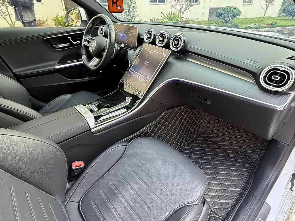 Mercedes-Benz C-Class — миниатюра 9