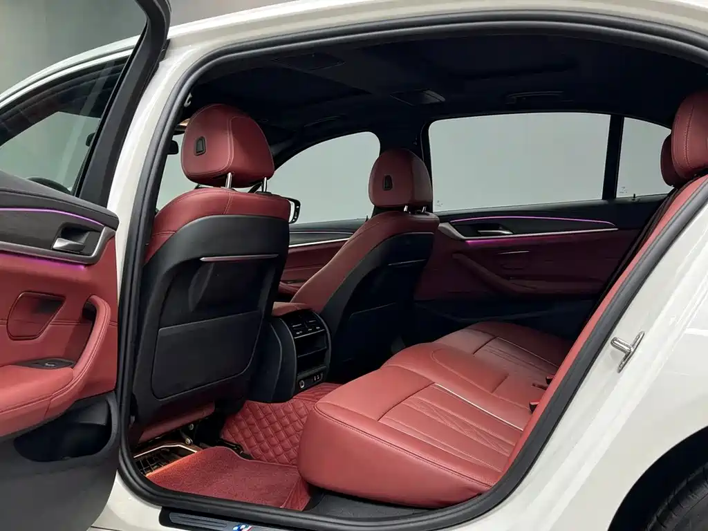 BMW 5 Series — миниатюра 4