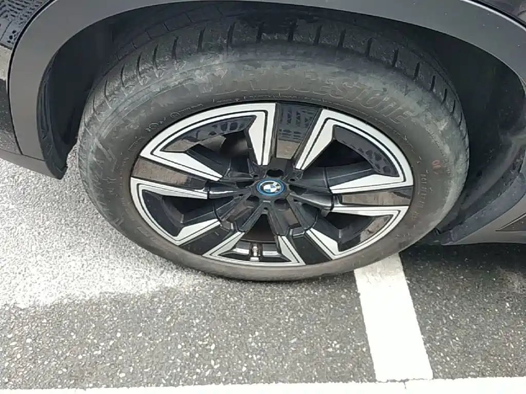 BMW iX3 — миниатюра 23