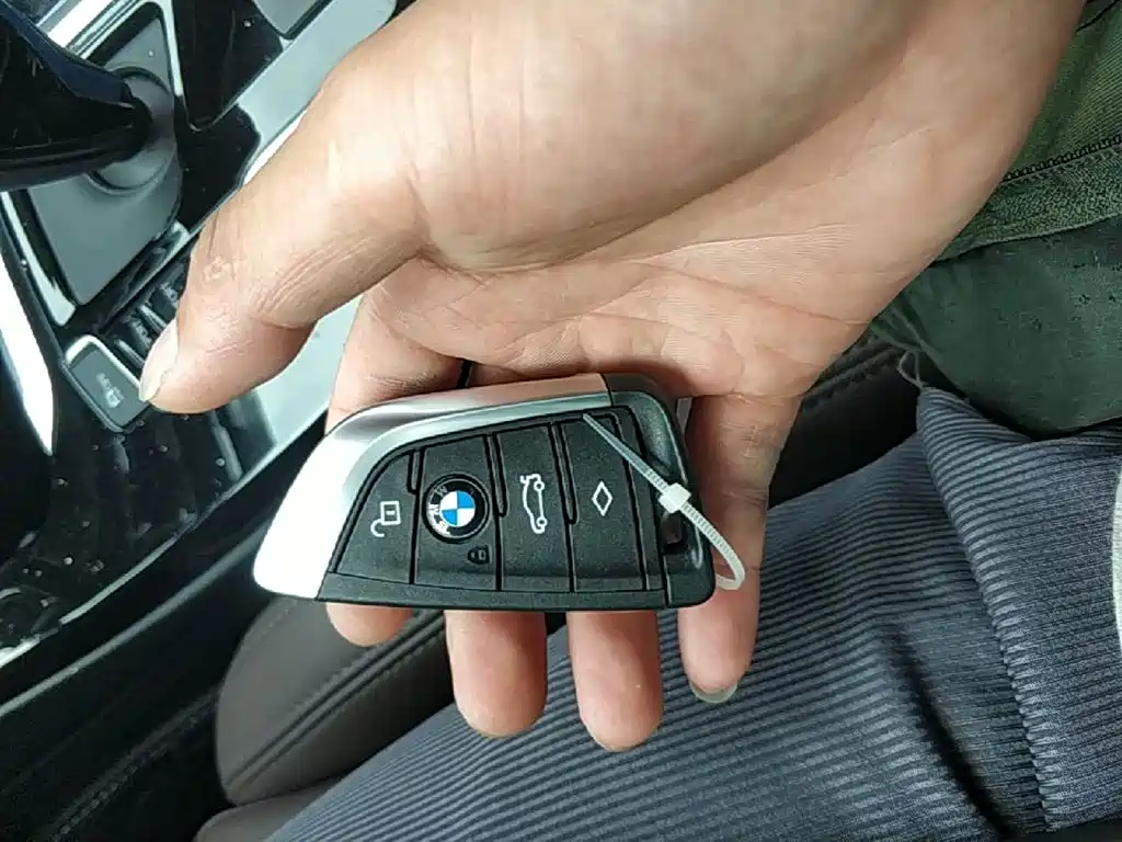 BMW iX3 — миниатюра 9