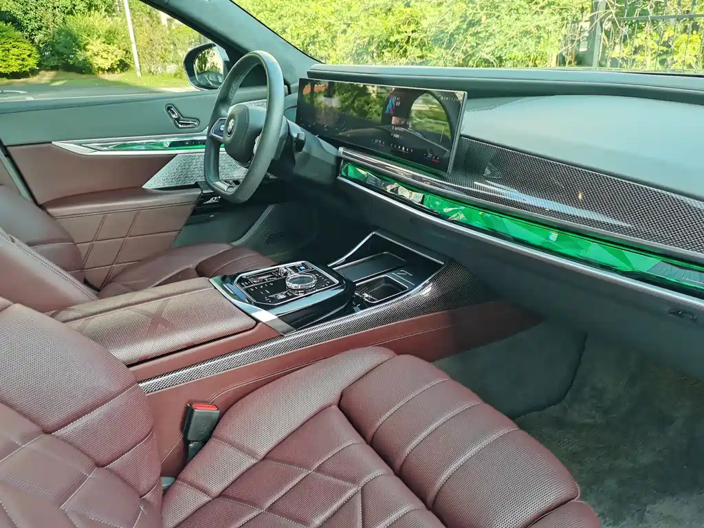BMW i7 — миниатюра 16