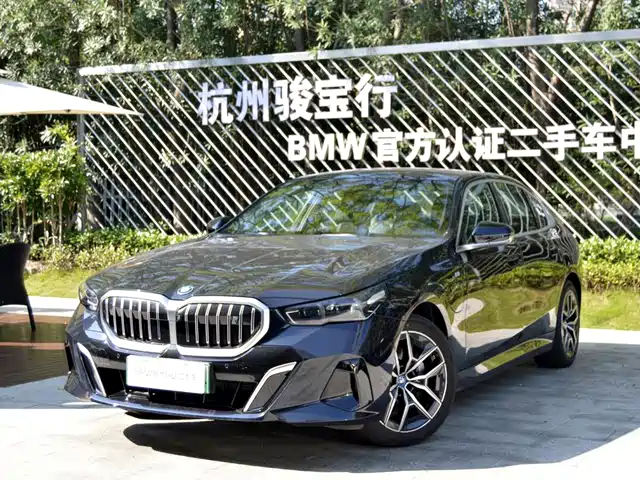 BMW i5