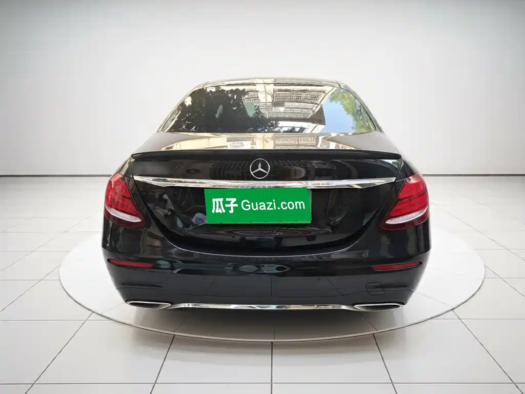Mercedes-Benz E-Class — миниатюра 3