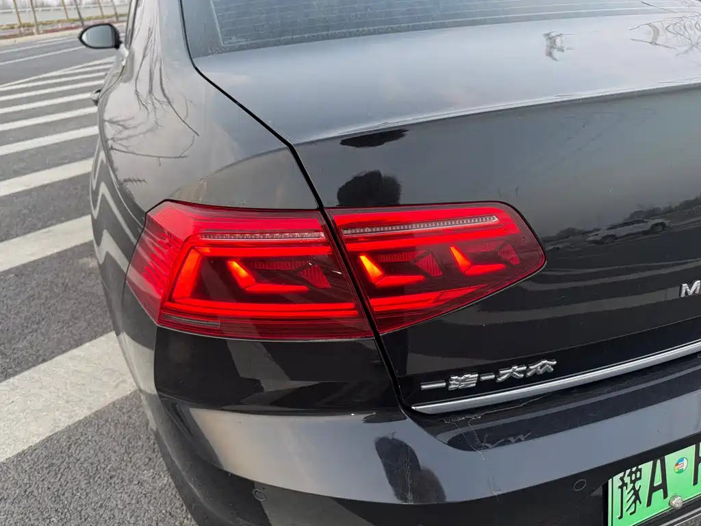 VOLKSWAGEN MAGOTAN GTE PLUG IN HYBRID