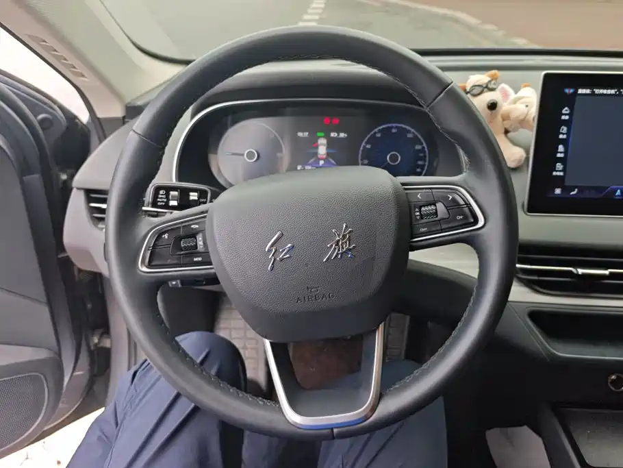 Hongqi Hongqi E-QM5 — миниатюра 15