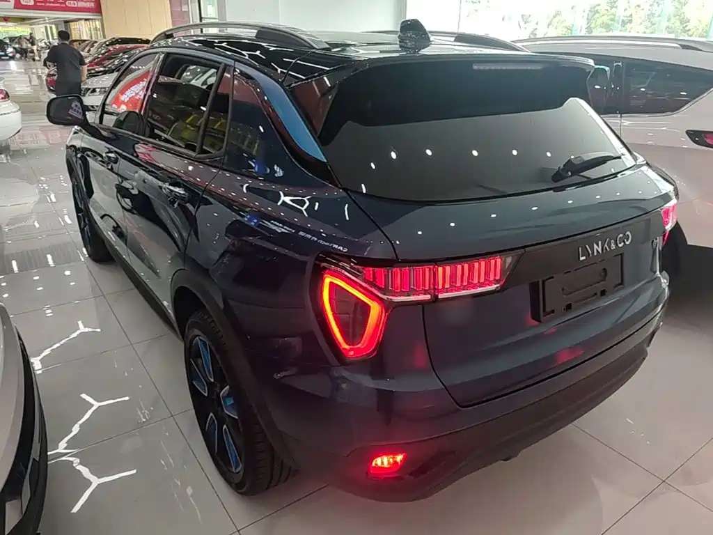 Lynk & Co 01 — миниатюра 4