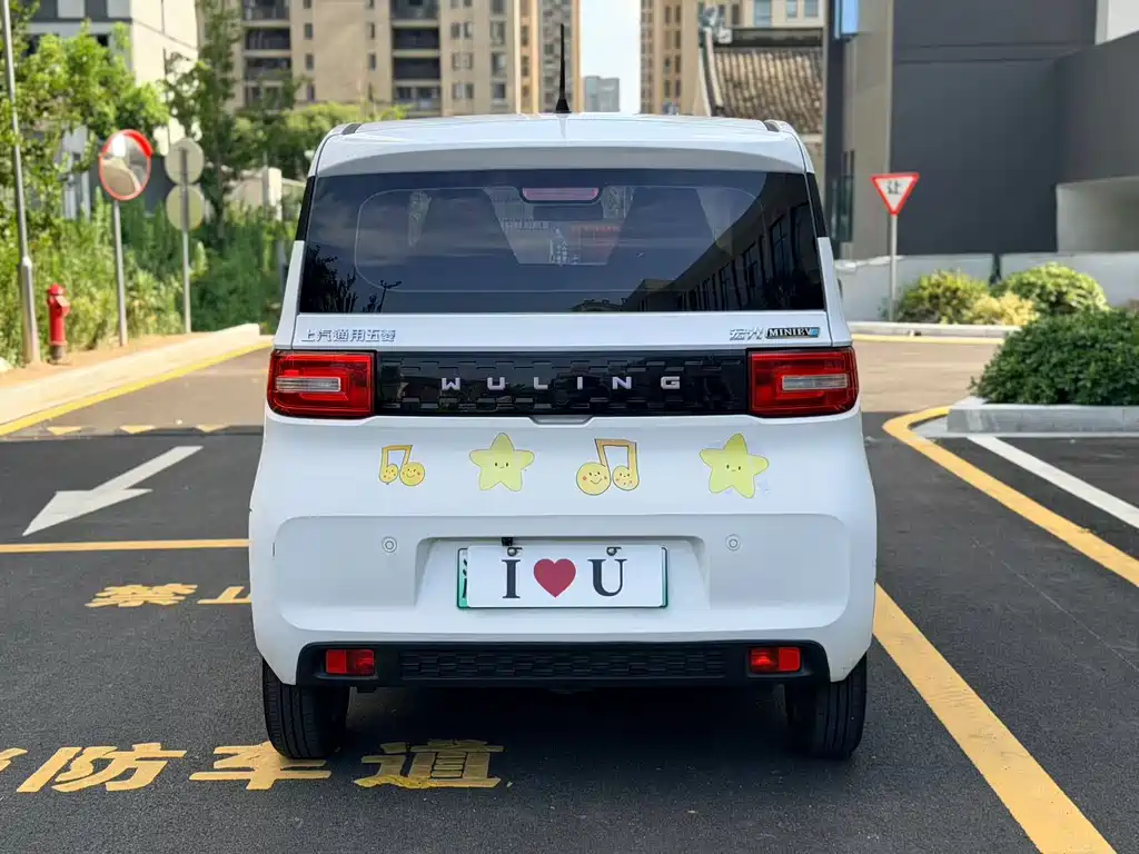 Wuling MINIEV — миниатюра 7