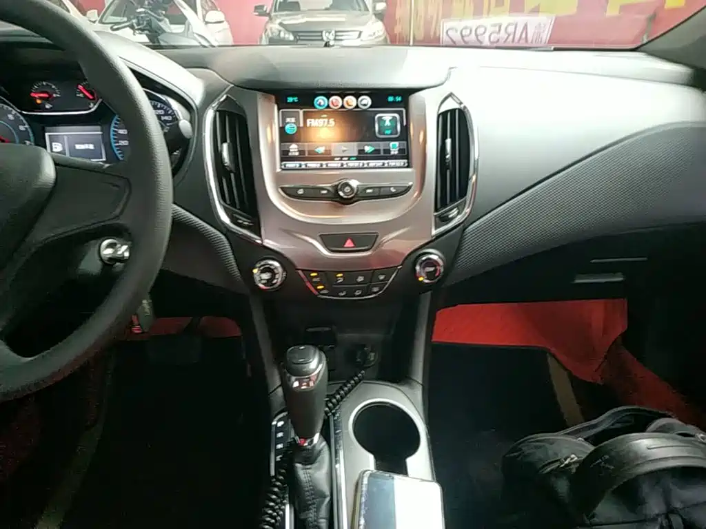 Chevrolet Cruze — миниатюра 13