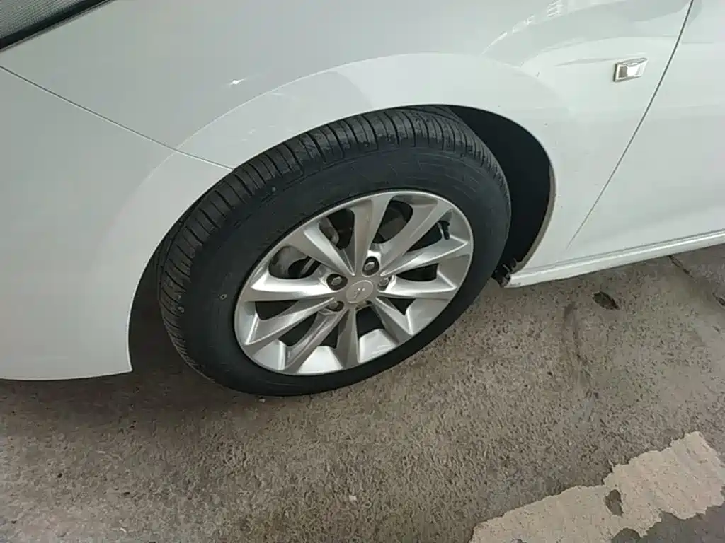 Chevrolet Cruze — миниатюра 23