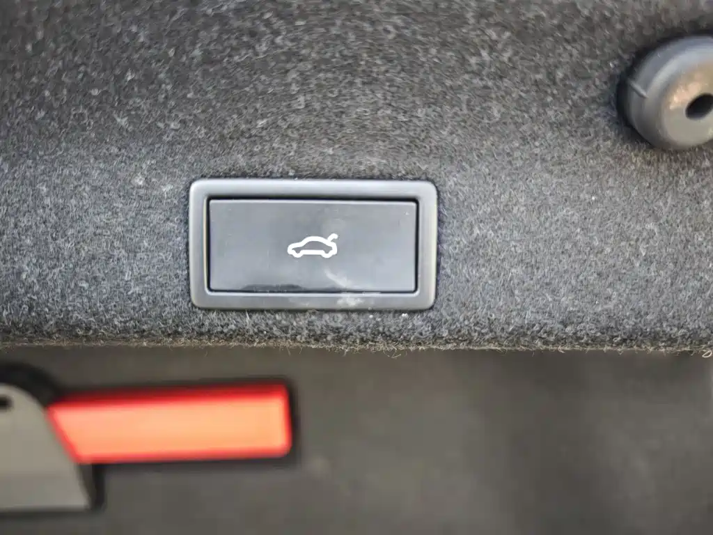 VOLKSWAGEN MAGOTAN GTE PLUG IN HYBRID