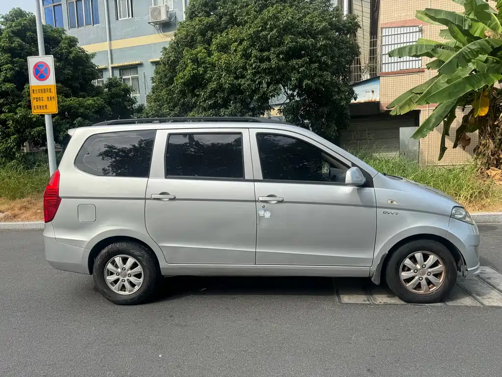 Wuling Hongguang — миниатюра 4