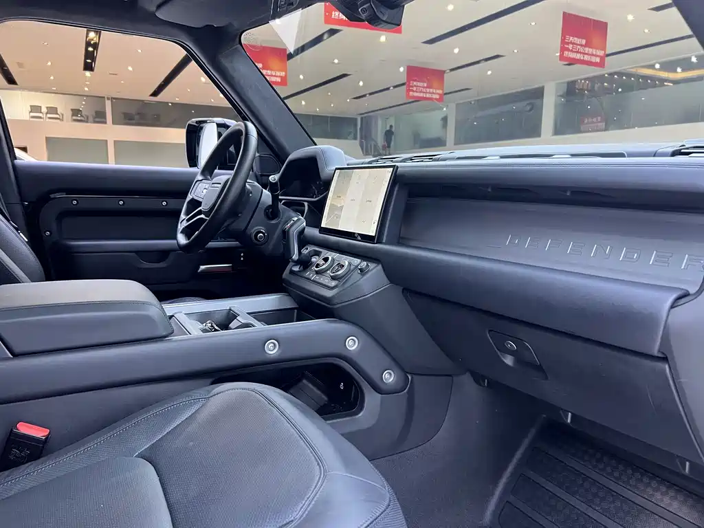 Land Rover Defender — миниатюра 9