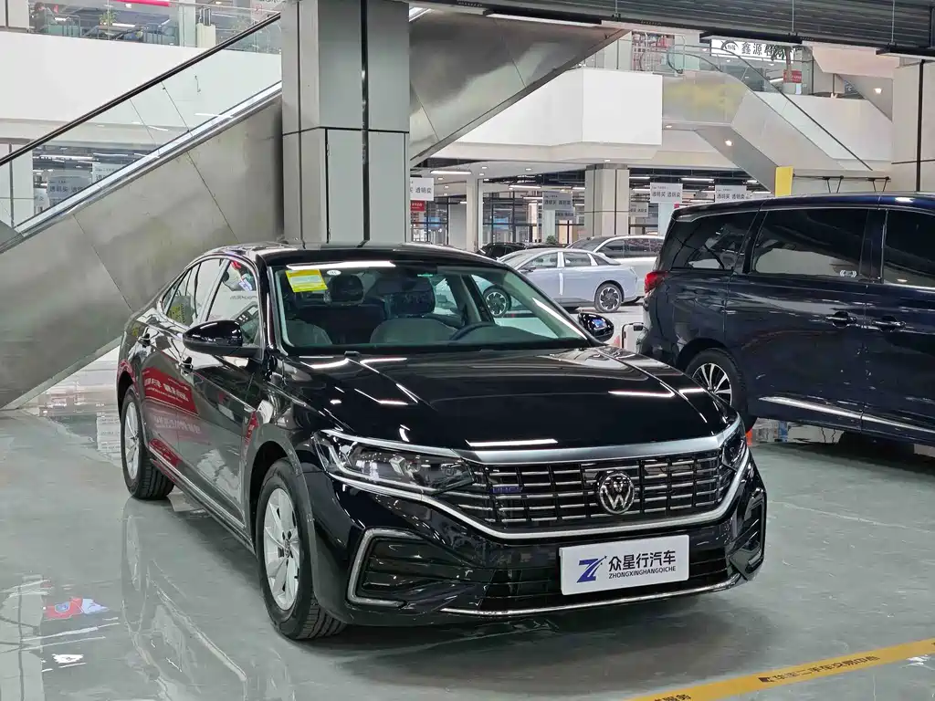 Volkswagen 帕萨特插电混动 — миниатюра 2