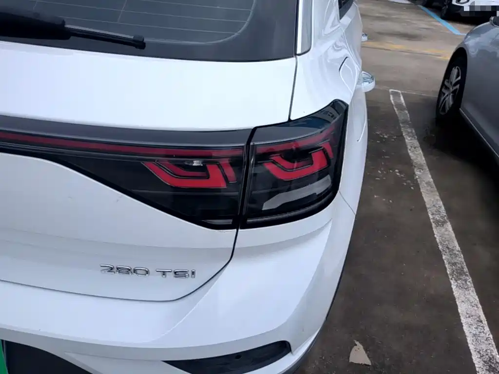 Volkswagen T-Roc — миниатюра 8