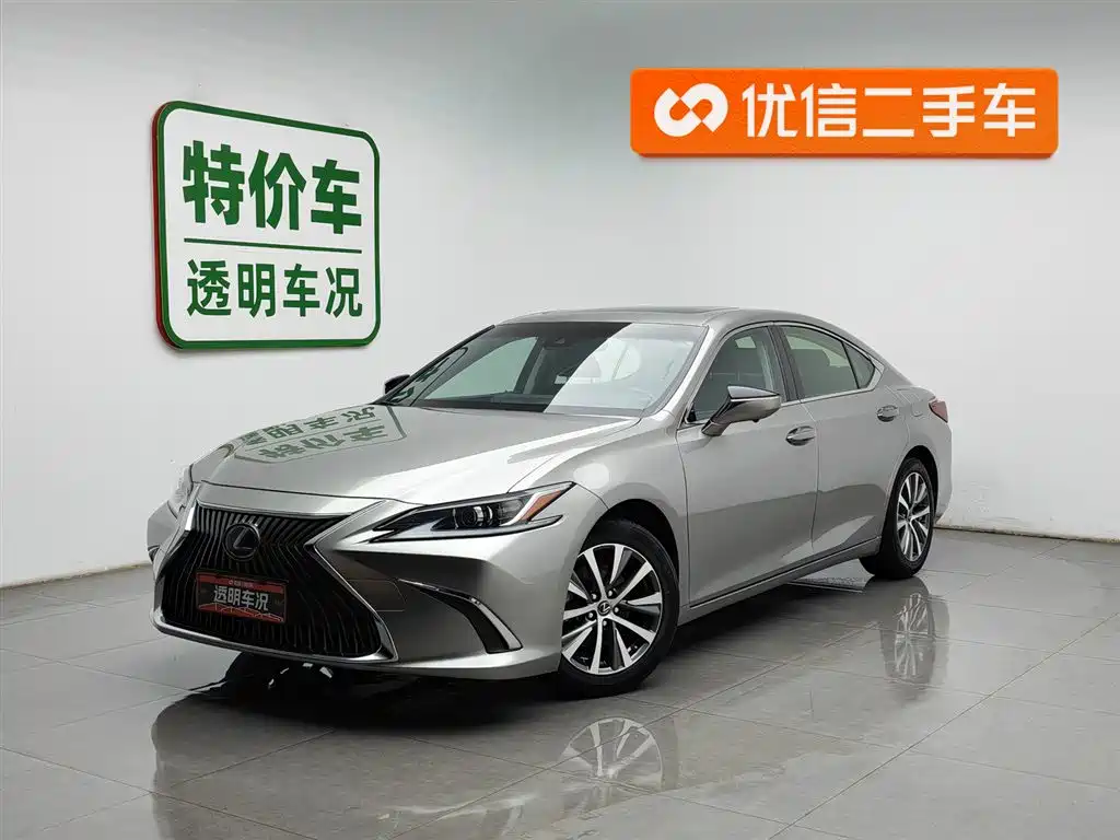 Lexus ES 2019