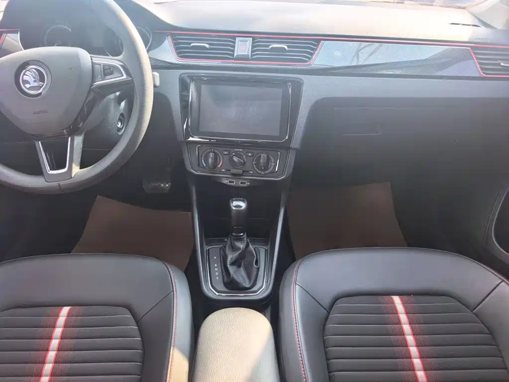 Skoda Rapid Spaceback — миниатюра 5
