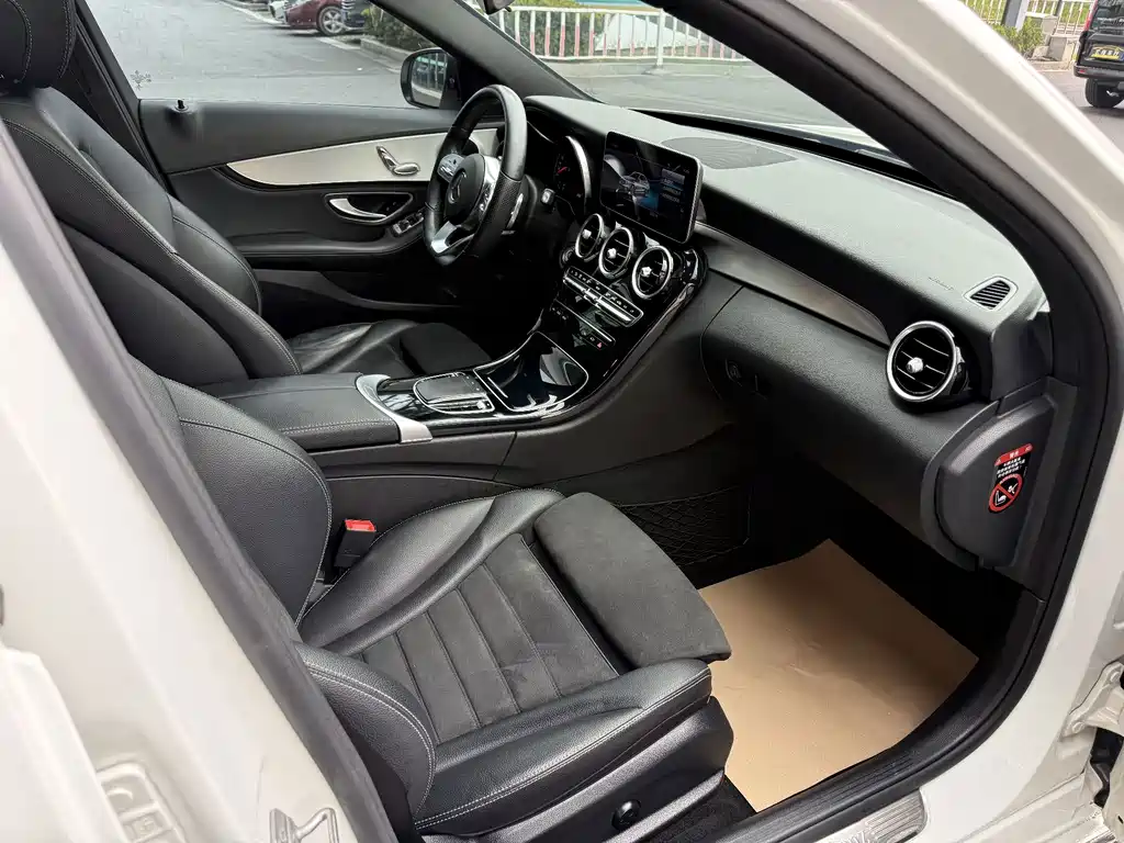 Mercedes-Benz C-Class — миниатюра 12