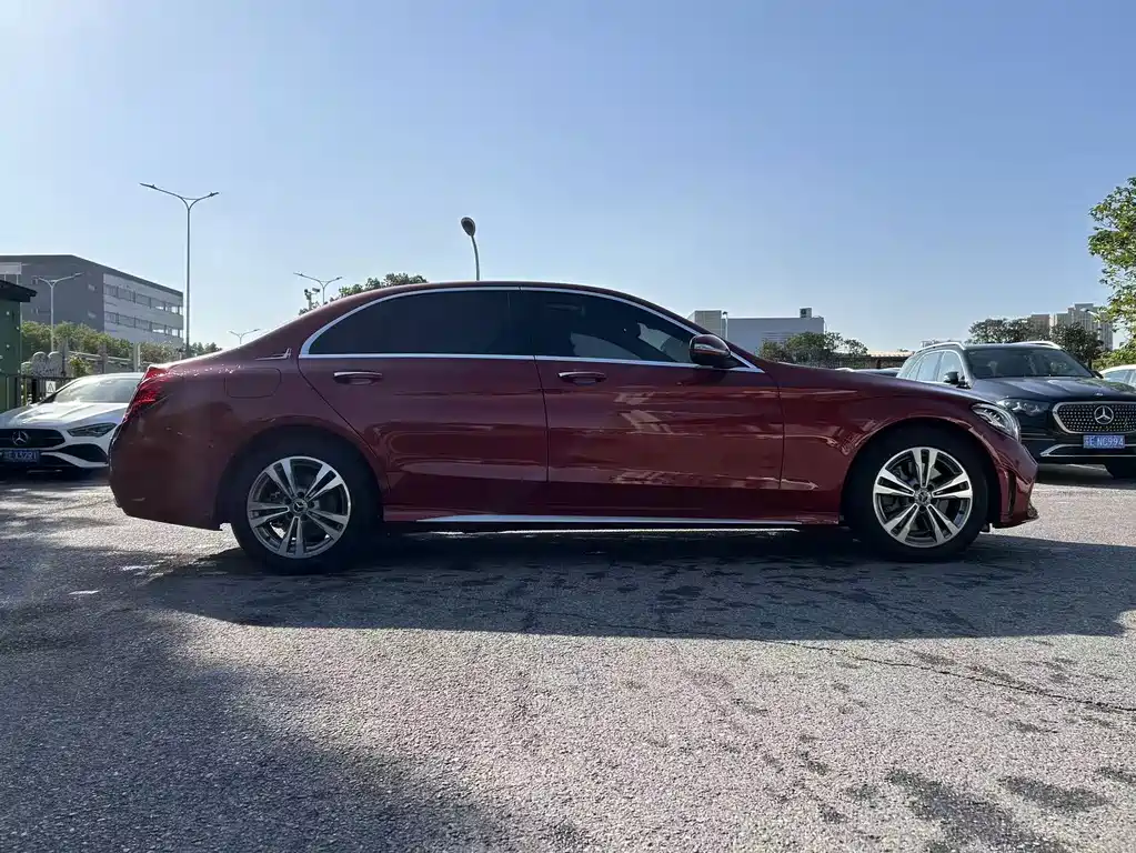 Mercedes-Benz C-Class — миниатюра 2