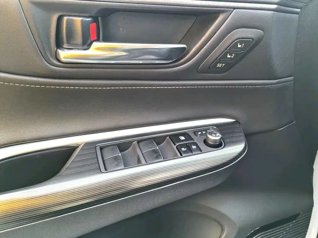 Toyota Harrier — миниатюра 5