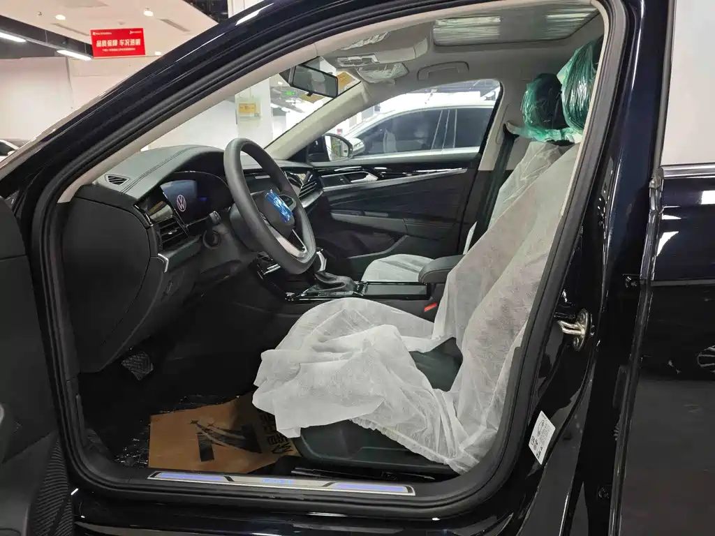Volkswagen 帕萨特插电混动 — миниатюра 8