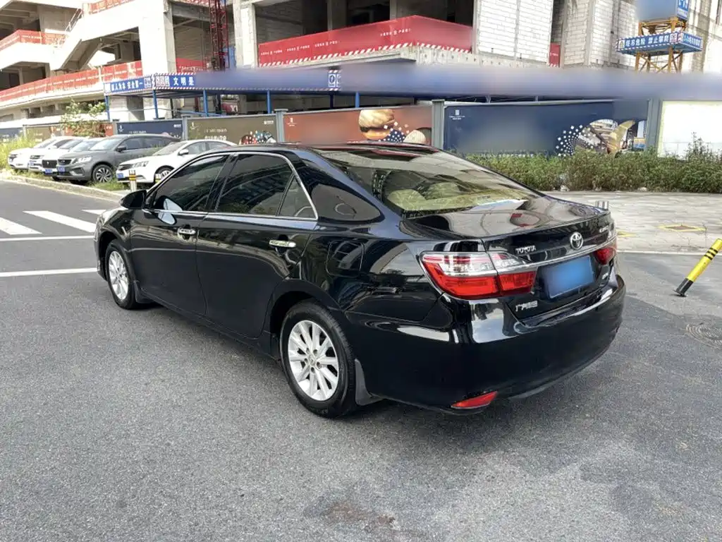 Toyota Camry — миниатюра 11