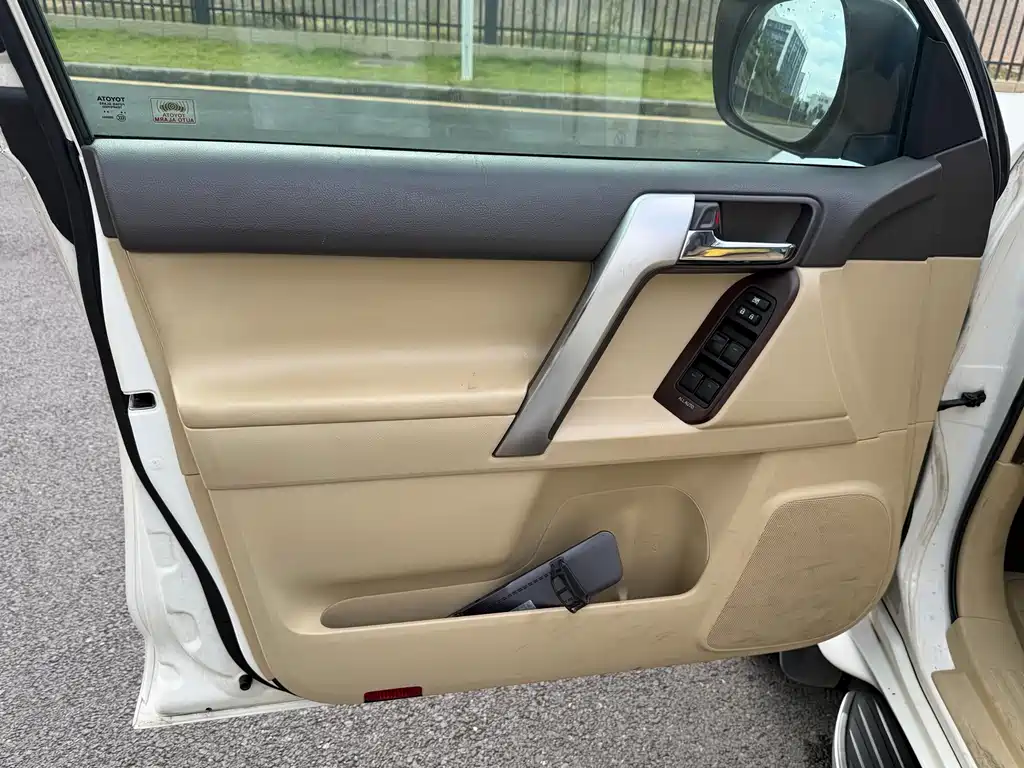 Toyota Prado — миниатюра 12