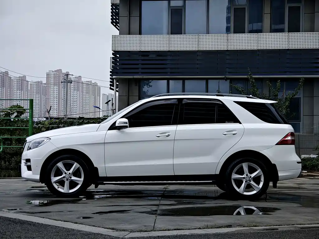 Mercedes-Benz M-Class — миниатюра 4