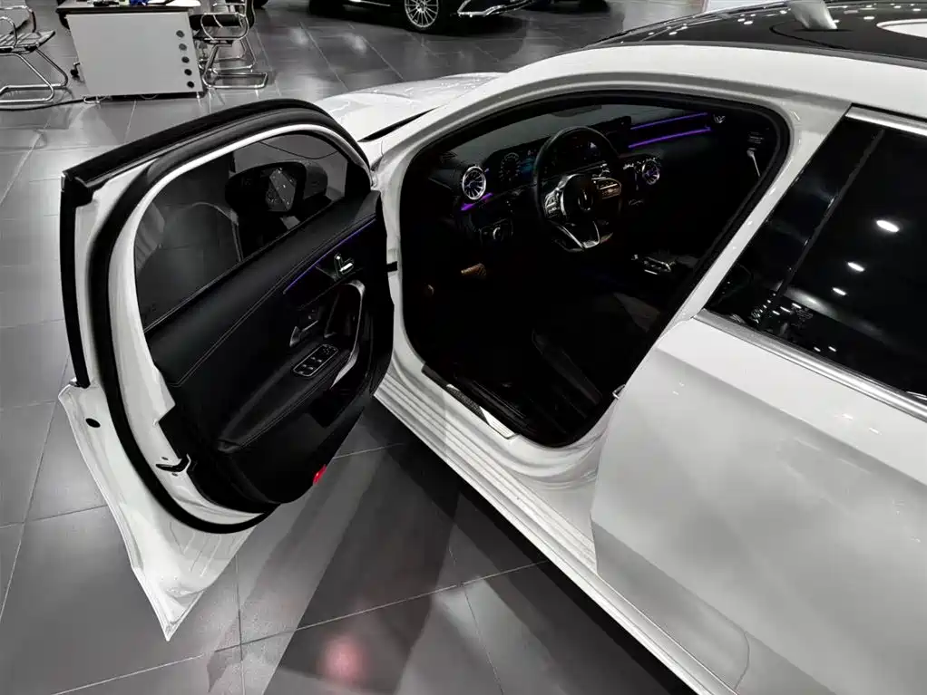 Mercedes-Benz A-Class — миниатюра 12