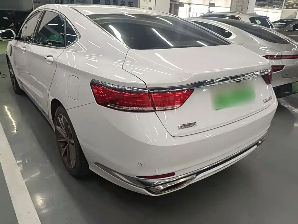 Geely Borui Hybrid — миниатюра 5