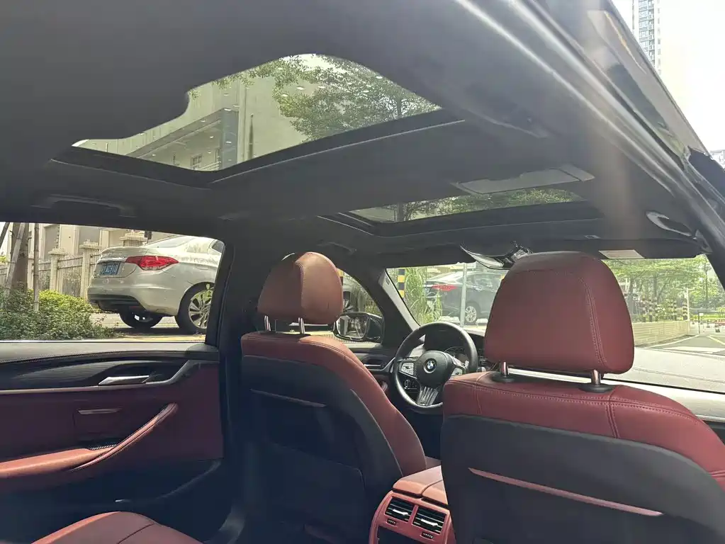 BMW 5 Series — миниатюра 10