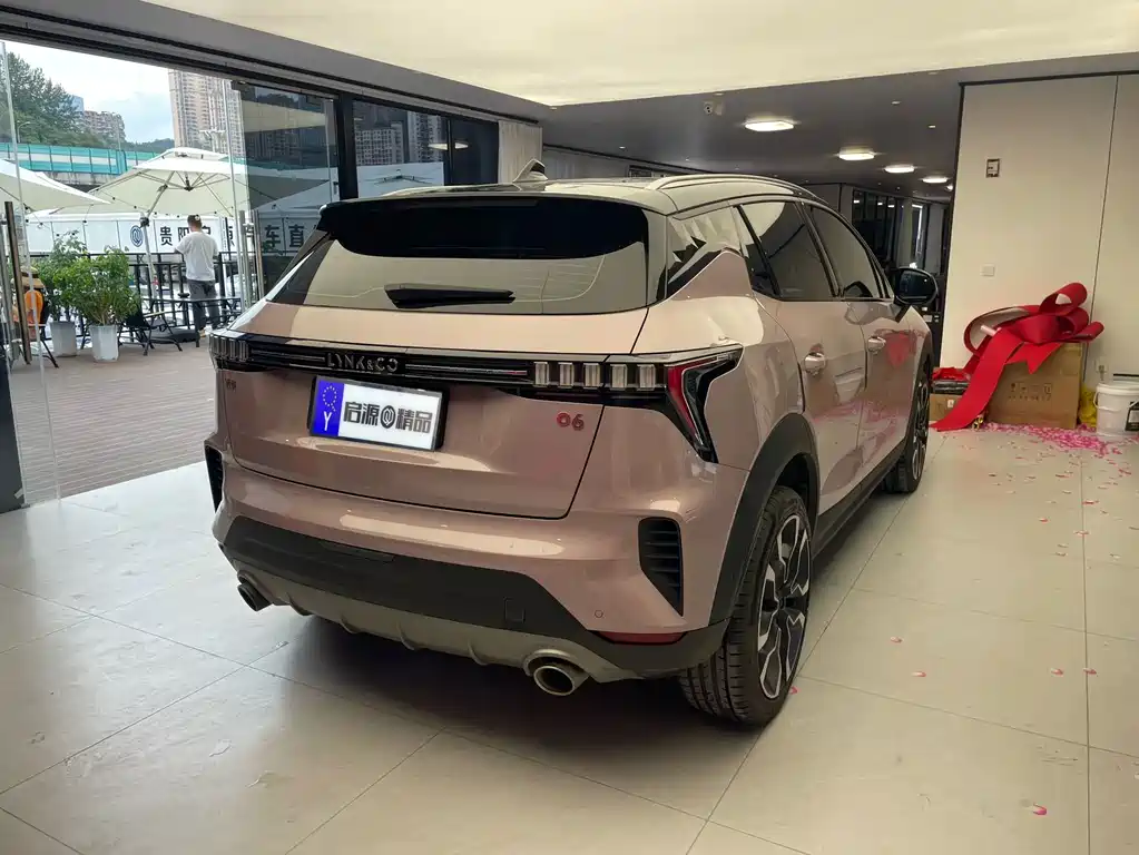 Lynk & Co 06 — миниатюра 4