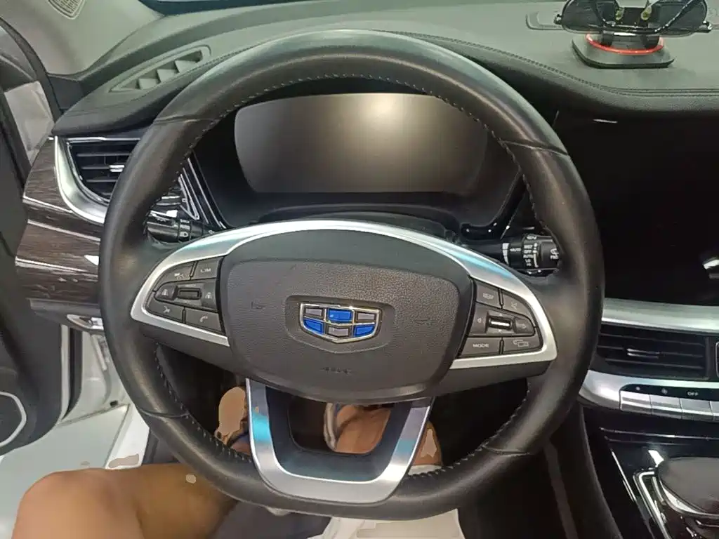 Geely Borui Hybrid — миниатюра 11