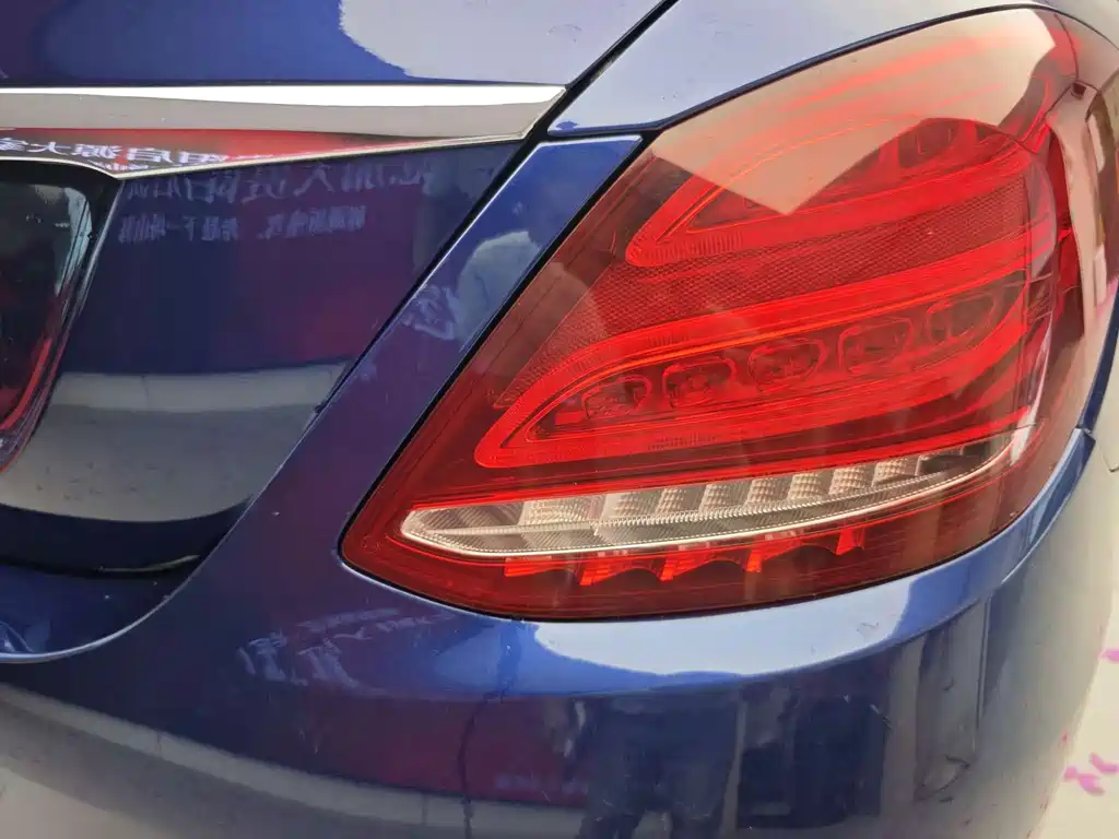 Mercedes-Benz C-Class — миниатюра 13