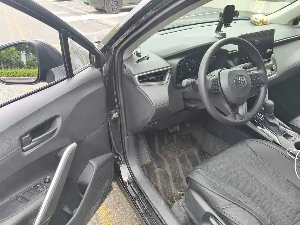 Toyota Corolla Cross — миниатюра 12