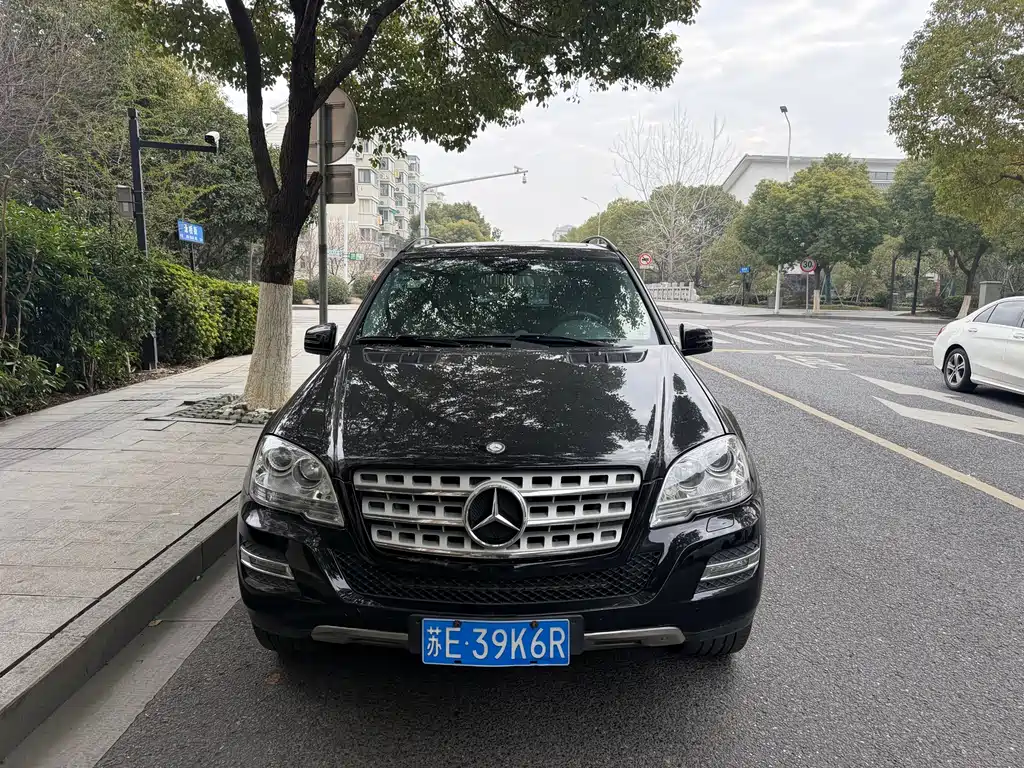 Mercedes-Benz M 2010 ML 300 4MATIC