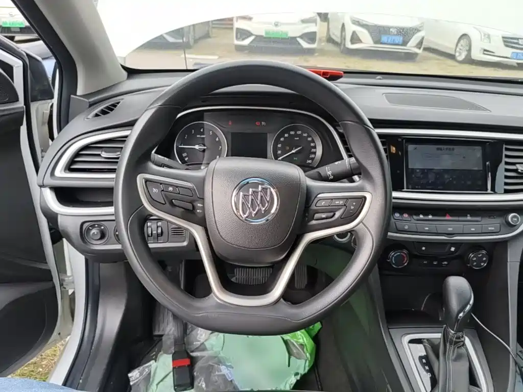 Buick Excelle — миниатюра 11