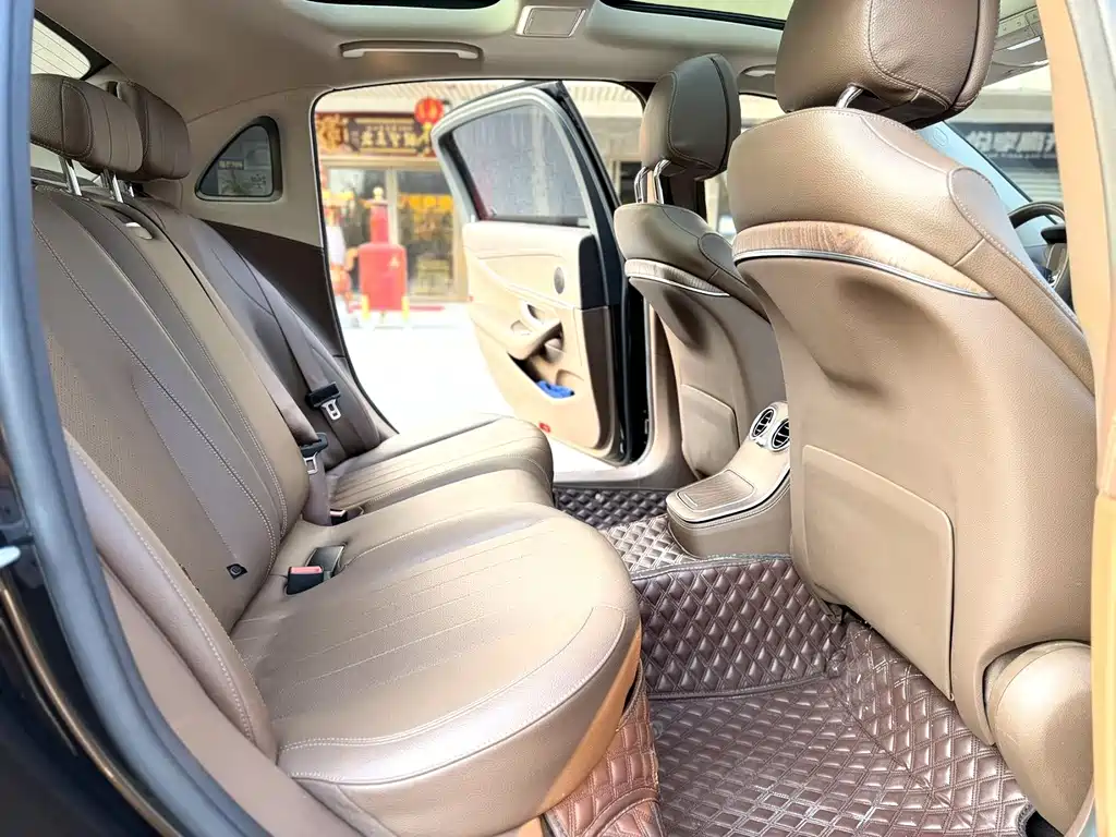 Mercedes-Benz E-Class — миниатюра 12