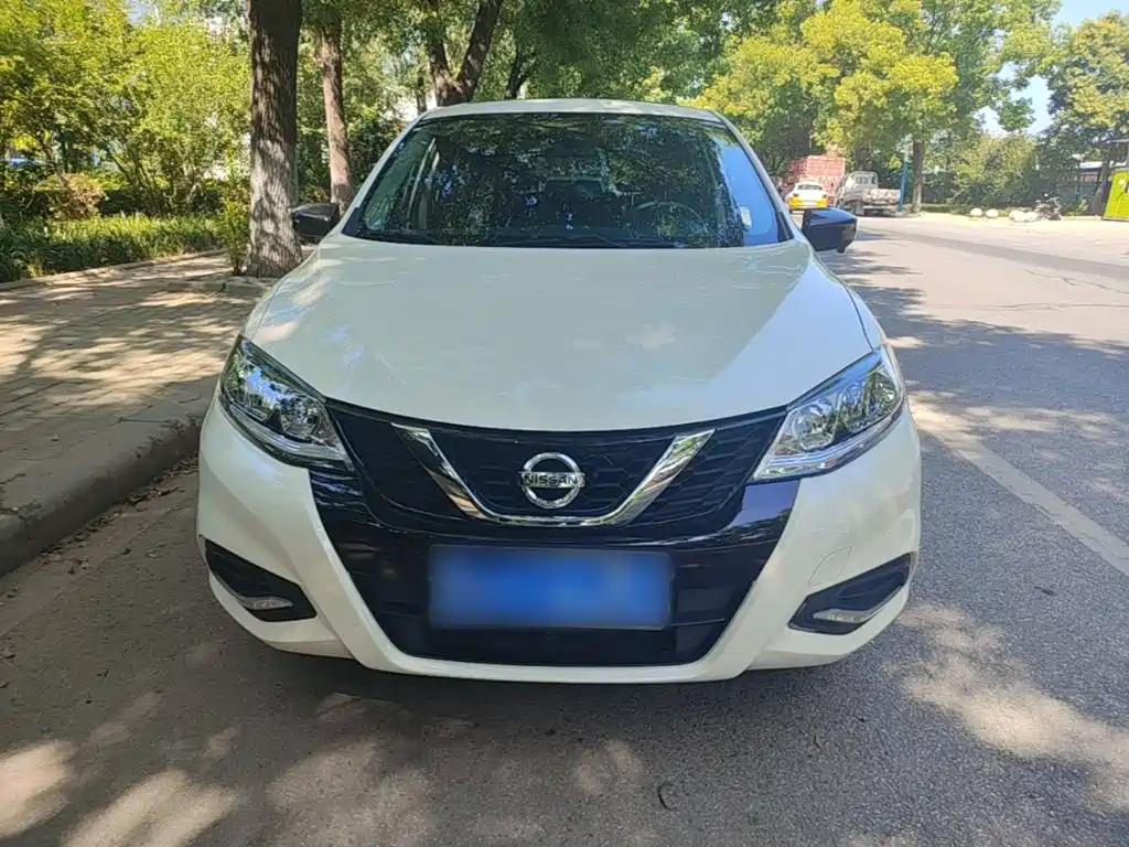 Nissan Tiida — миниатюра 3