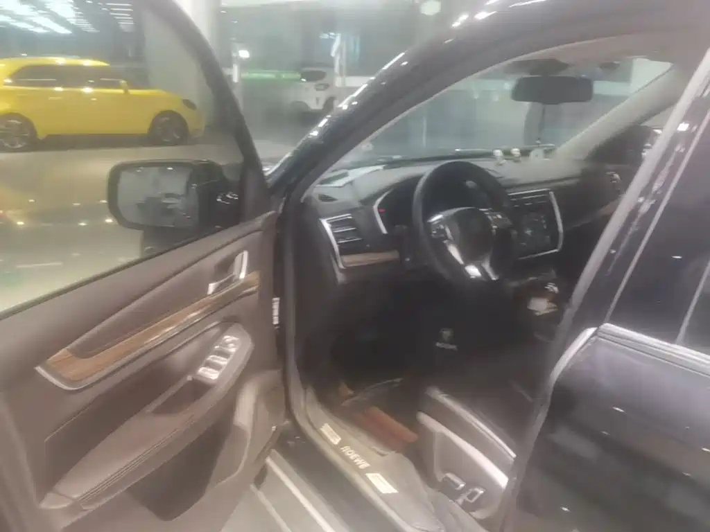 Roewe RX8 — миниатюра 19