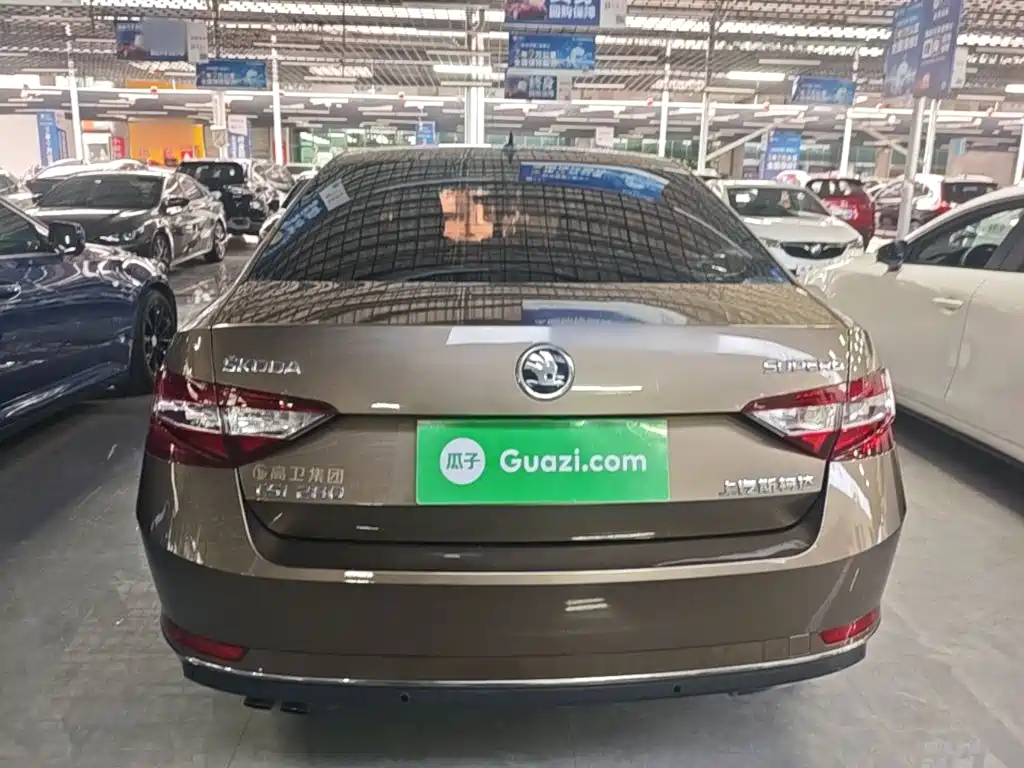 Skoda Superb — миниатюра 6