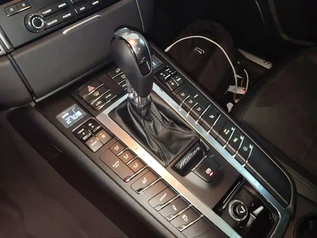 Porsche Macan — миниатюра 14
