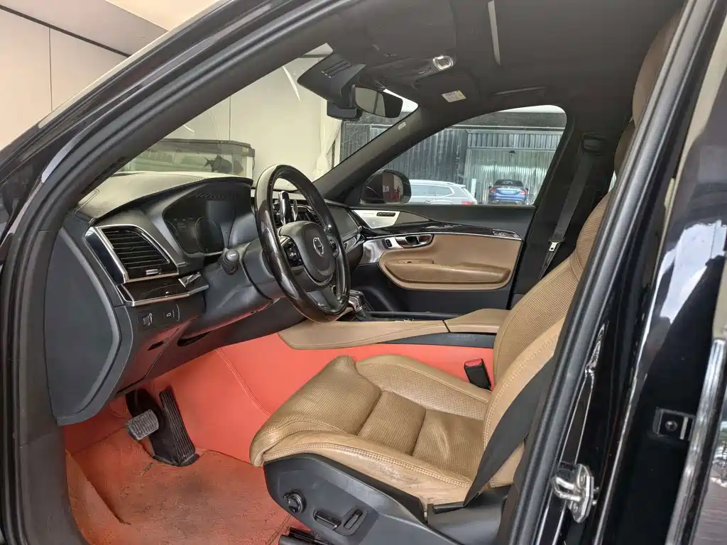 Volvo XC90 — миниатюра 13