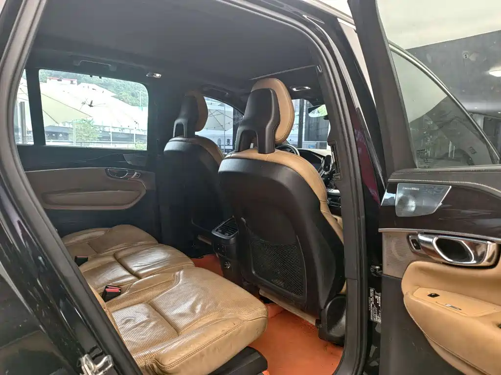 Volvo XC90 — миниатюра 19
