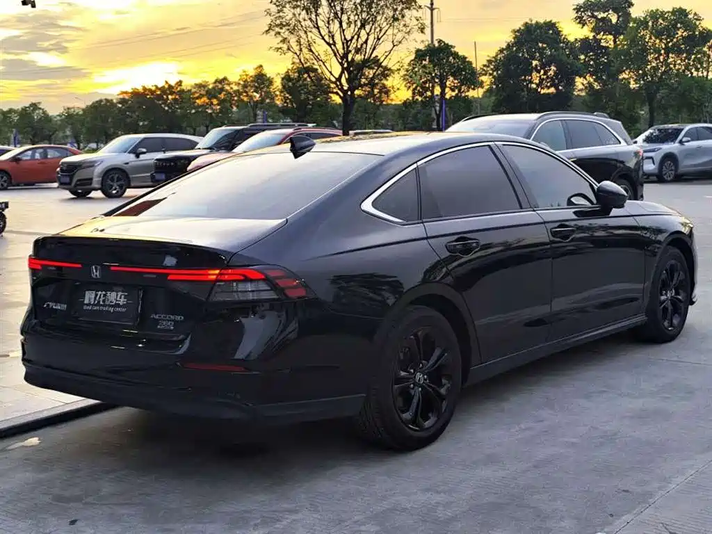 Honda Accord — миниатюра 8